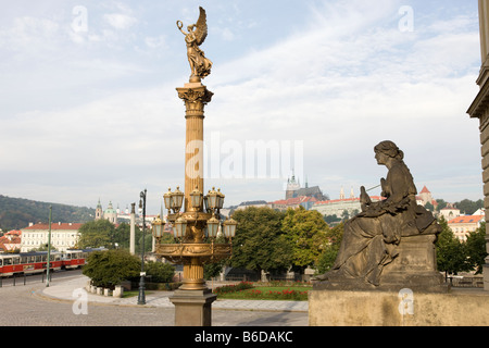 GOLDEN MUSE colonna la sala concerti Rudolfinum CITTÀ VECCHIA Staré Mesto Praga REPUBBLICA CECA Foto Stock