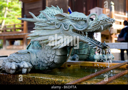 Dragon fontana presso il Tempio Kiyomizudera a Kyoto, in Giappone. Foto Stock