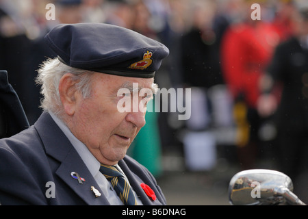 Decorate il veterano di guerra il giorno dell'Armistizio cerimonia Victoria British Columbia Canada Foto Stock