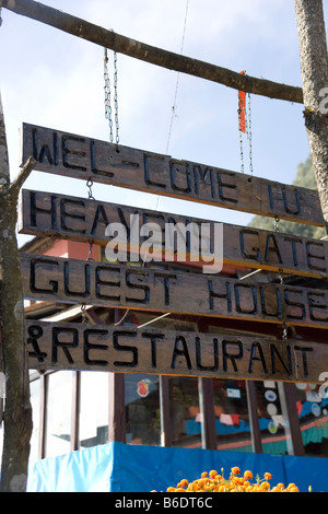 Cieli Gate Guest House e il ristorante a Pothana villaggio nella zona di Annapurna dell'himalaya,Nepal Foto Stock