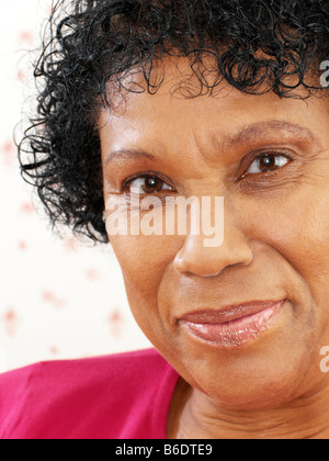 Felice donna di mezza età. Foto Stock