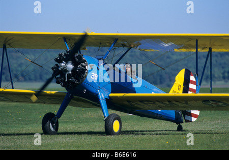 Vecchio trainer americano Boeing biplanare PT-17 Kaydet / modello Stearman 75 Foto Stock