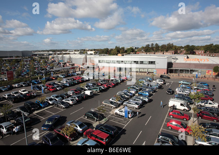 Vista in elevazione del Castello Vale Retail Park, Birmingham Foto Stock