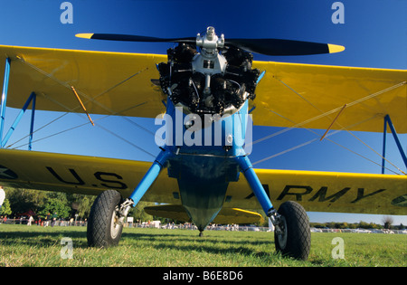 Vecchio trainer americano Boeing biplanare PT-17 Kaydet / modello Stearman 75 Foto Stock