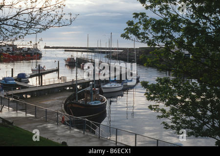 Girvan porto nel tardo pomeriggio Foto Stock