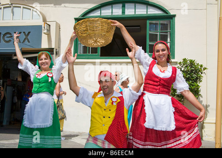 I membri di Astra gruppo Folk, Grupp Folkloristiku Astra, La Valletta, Malta Foto Stock