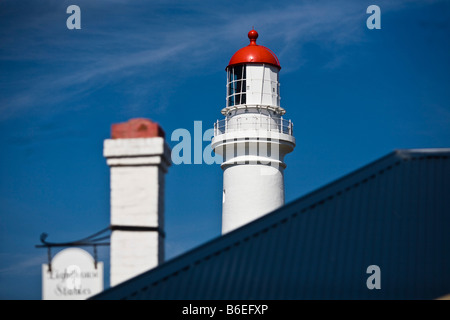 Lo Split Point lighthouse in ingresso Aireys lungo la Great Ocean Road Victoria in Australia Foto Stock