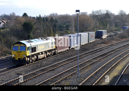 Freightliner treno passa Hinksey cantiere, Oxford, Oxfordshire, England, Regno Unito Foto Stock