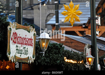 Le motivazioni da un mercatino di Natale in una città tedesca Foto Stock