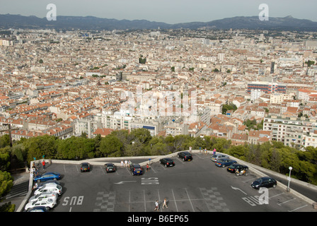 Parcheggio auto a Viewpoint Notre Dame de la Garde, Marsiglia, Francia Foto Stock