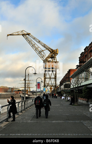 Il vecchio porto di Puerto Madero, restaurato per turisti, Buenos Aires, Argentina, Sud America Foto Stock