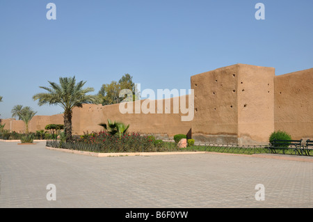 Mura antiche della città di Marrakech, Marocco Foto Stock