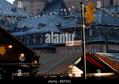 Le motivazioni da un mercatino di Natale in una città tedesca Foto Stock