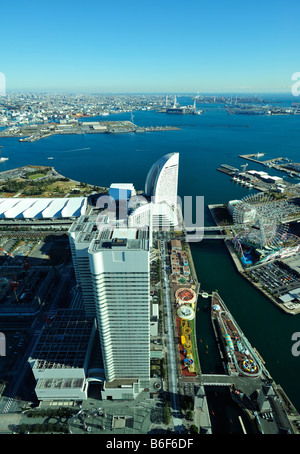 Il lungomare di Minato Mirai e la vista aerea del porto, Yokohama JP Foto Stock