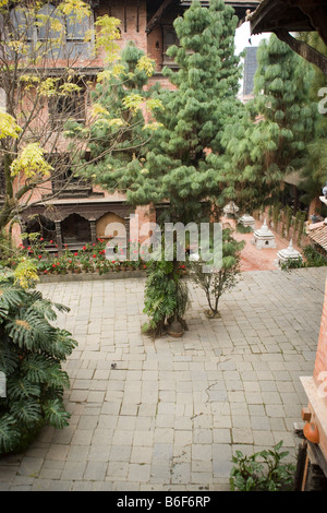 Cortile privato di Dwarika Hotel a Kathmandu in Nepal Foto Stock