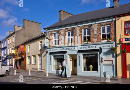 Mitchell's Ristorante su Market Street, Clifden, Connemara, Repubblica di Irlanda Foto Stock