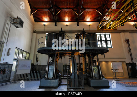 Sala macchine con una pompa dal 1911, nell'Historisches Wasserwerk Bockum o Bockum Acquedotto Storico, Duesseldorf Nord Rhi Foto Stock