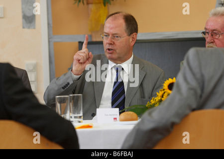 Ministro federale delle finanze, Peer Steinbrueck, Roesrath, Renania settentrionale-Vestfalia, Germania, Europa Foto Stock