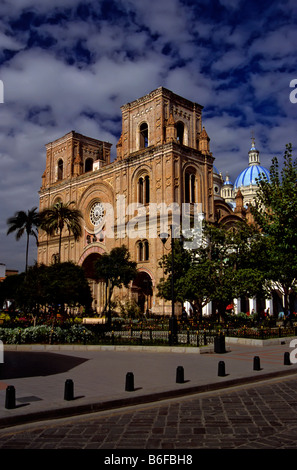 Nuova cattedrale, Catedral Metropolitana de la Inmaculada Concepción a Cuenca, Patrimonio dell'Umanità dell'UNESCO, Ecuador, Sud America Foto Stock