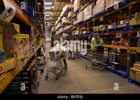 L'interno dell'Argos Catalogo Direct distribution center a Welwyn Hertfordshire Foto Stock