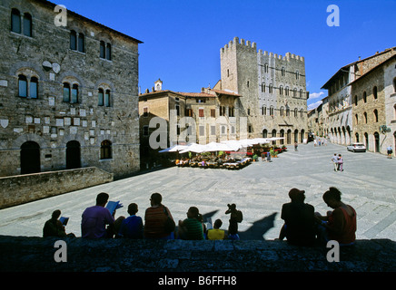 Il Palazzo Pretorio, P. Comunale, P. delle armi, Piazza Garibaldi, Massa Marittima, Provincia di Grosseto, Toscana, Italia, Europa Foto Stock