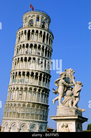 Torre pendente di Pisa, il Campanile, il Duomo di Santa Maria Assunta, il Campo dei Miracoli, Pisa, Toscana, Italia, Europa Foto Stock