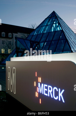 La sede aziendale di Merck KGaA, Darmstadt, Hessen, Germania, Europa Foto Stock