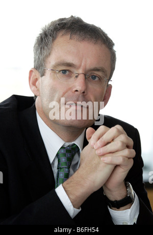 Bernd Scheifele, chief executive della HeidelbergCement AG, durante la conferenza stampa sul bilancio il 17 marzo Foto Stock