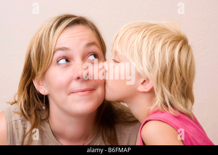 La madre, 33 anni, e mia figlia di 7 anni Foto Stock