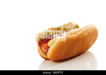 Hot Dog, insaccato in un panino con mostarda, ketchup, assaporare Foto Stock