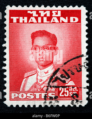 Bhumibol Adulyadej, il grande Rama IX, Re della Tailandia (1946 - presente), francobollo, Thailandia Foto Stock