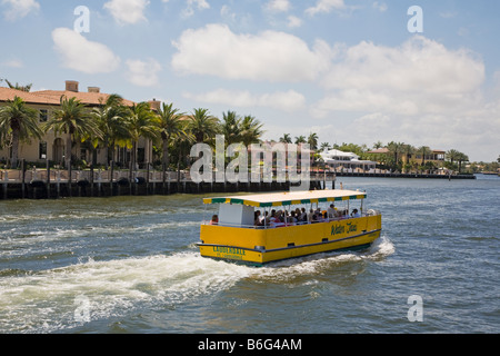 Il Taxi acqueo su Atlantic Intracoastal Waterway a Fort Lauderdale Florida Foto Stock