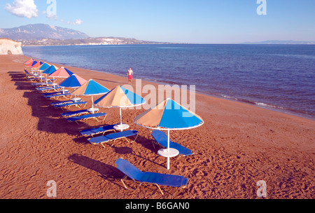 Xi ombrelloni in sera sun Kefalonia in Grecia Foto Stock