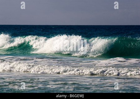 Le onde che si infrangono. Seascape. Cayo Santa Maria. Cuba. Caraibi. Foto Stock