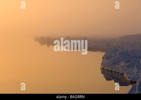 Il bordo di un filo aperto tra i ghiacci Chukchi Sea Foto Stock