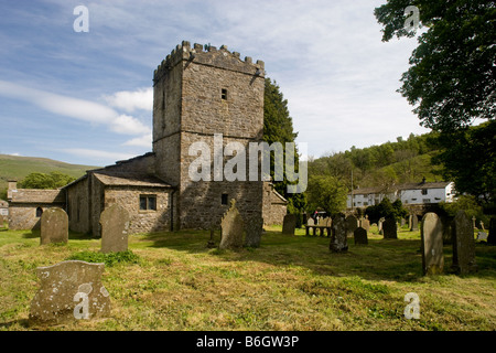 San Michele e Tutti gli Angeli Chiesa, Hubberholme. Una remota foresta cappella con una breve unbuttressed torre normanna. Foto Stock