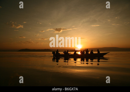 Sunrise safari in barca sul lago Baringo in Kenya Foto Stock