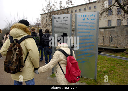 Topografia del terrore Exhibition e il centro di documentazione niederkirchnerstraße Berlino Germania Foto Stock