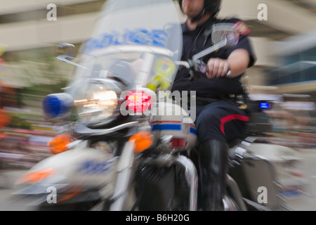 Poliziotto su una moto Calgary Alberta Canada Foto Stock