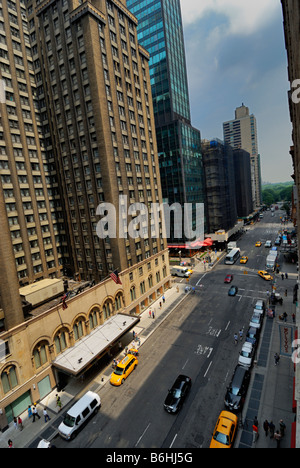 Settima Avenue da pavimento basso, New York City, Stati Uniti d'America Foto Stock