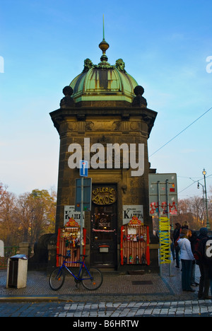 Galerie Amos regali a Legii più ponte di Praga Repubblica Ceca Europa Foto Stock