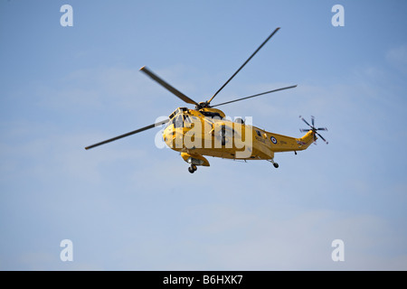 RAF Salvataggio in elicottero in volo Foto Stock