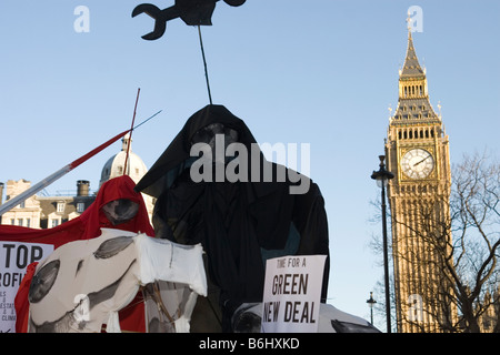La campagna contro i cambiamenti climatici marzo sulla piazza del Parlamento a Londra Foto Stock
