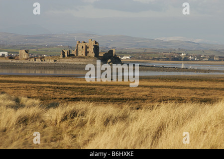 Piel castello su Piel Island da salmastra a Walney Island Cumbria Foto Stock