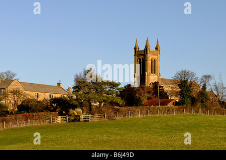 San Michele e Tutti gli Angeli Chiesa, Broadway, Worcestershire, England, Regno Unito Foto Stock