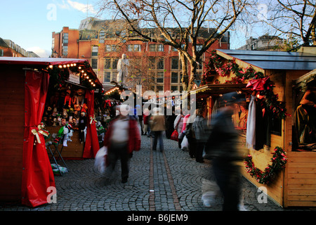 Mercatini di Natale in piazza Albert in Manchester Foto Stock