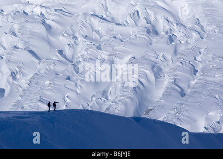 Sciatori sul ghiacciaio di Argentiere, Chamonix, Francia Foto Stock
