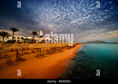 Tramonto e oceano turchese a sharm el sheikh egitto Foto Stock