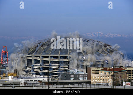 Kingdome Sports Arena implosione cablato con esplosivi pronto per implosione a 8 30 am 26 marzo 2000 Seattle Washington Foto Stock