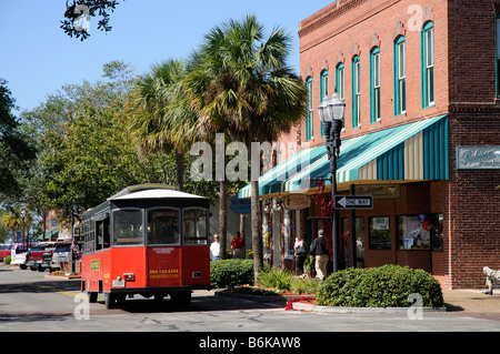 Centro citta' proprietà Fernandina Beach Amelia Island Florida USA e carrello di servizio turistico Foto Stock